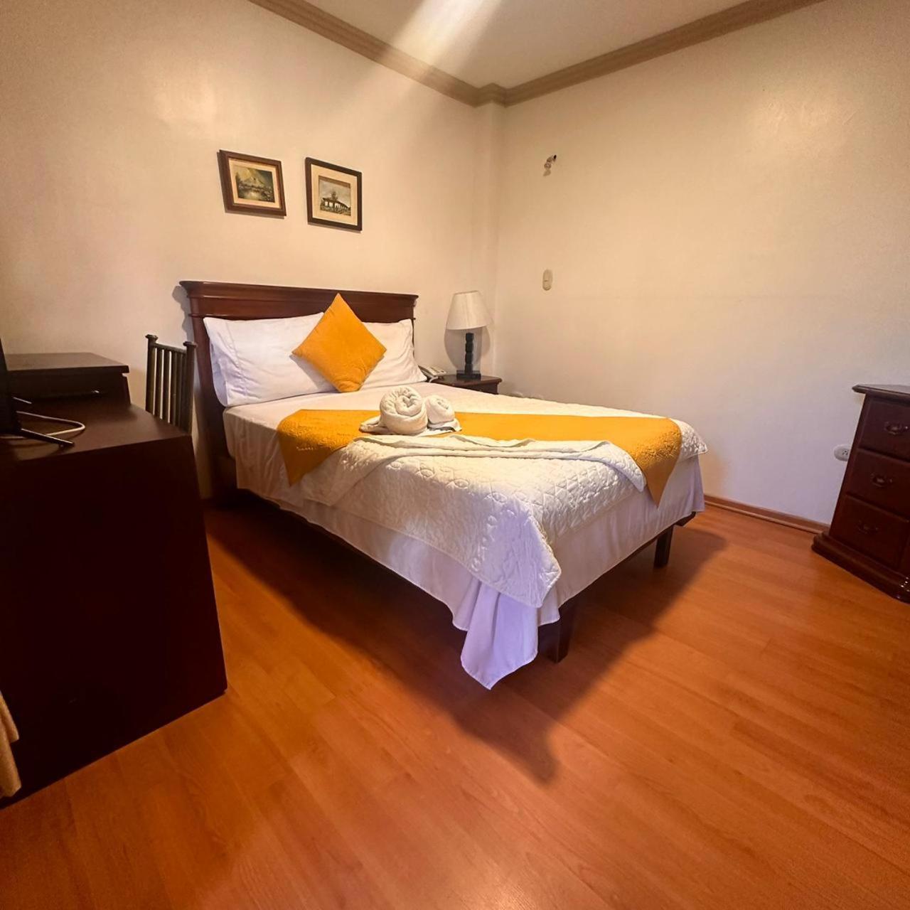 Coronel Hotel